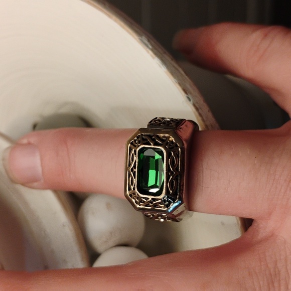 New Men's Celtic Chunky Two Tone Metal Pinky Ring. The Bradford Exchange. - Picture 8 of 10